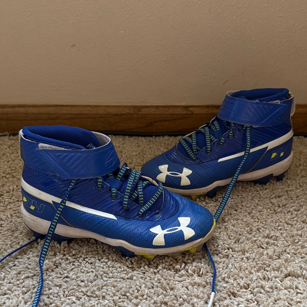 Under Armour Kids Blue Football Cleats